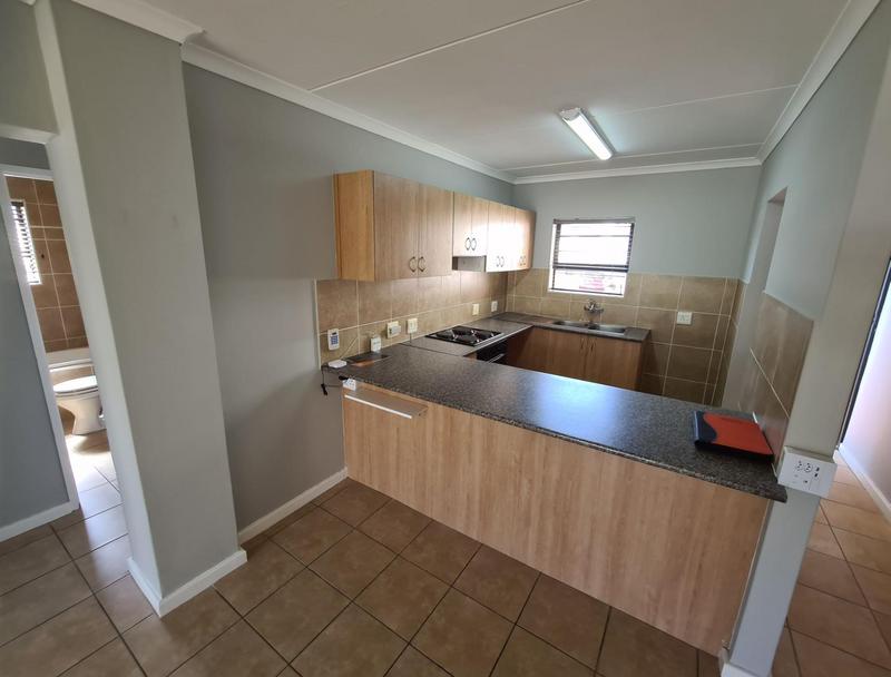 To Let 2 Bedroom Property for Rent in Vredekloof East Western Cape